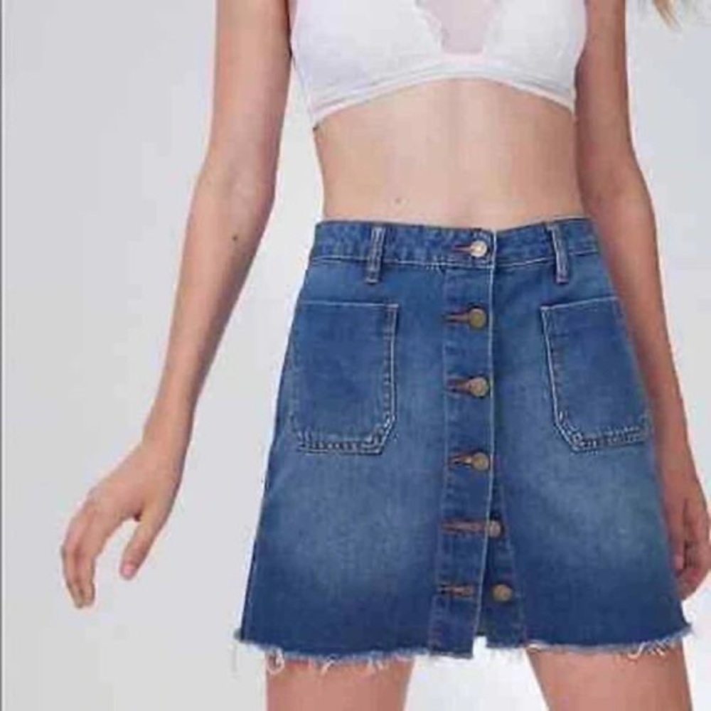 UO BDG • Vintage Style Button Front Denim Skirt